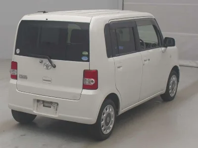 TOYOTA PIXIS SPACE