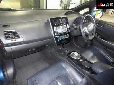 NISSAN LEAF