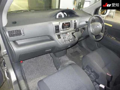 TOYOTA RAUM
