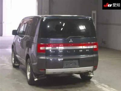 MITSUBISHI DELICA D5