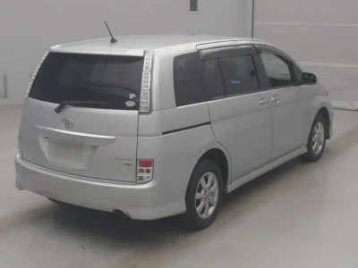 TOYOTA ISIS