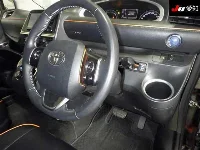 Цена авто Toyota Sienta с аукционов Японии, номер кузова NHP170G, пробег 73 000, оценка 8