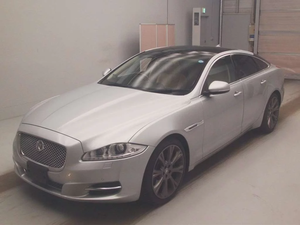 Jaguar XJ6  с аукциона в Японии