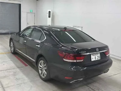 Lexus LS600h