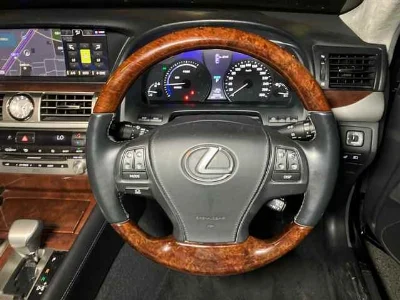 Lexus LS600h