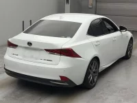 Цена авто Lexus IS300h с аукционов Японии, номер кузова AVE35, пробег 83 000, оценка 8