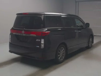Статистика аукционов Nissan Elgrand