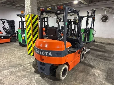 Toyota  FORKLIFT