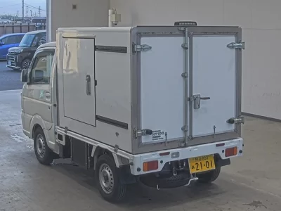 Nissan NT100 Clipper