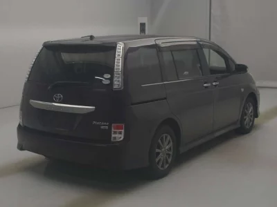 TOYOTA ISIS