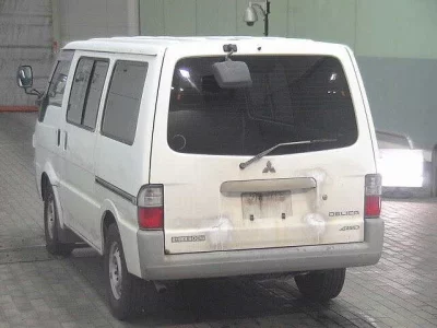 Mitsubishi Delica Van