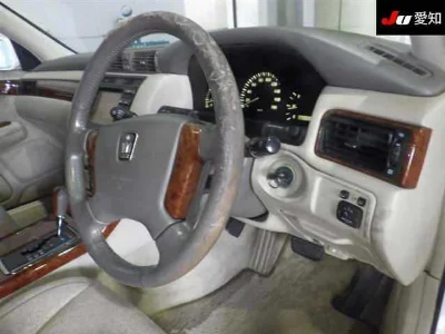 Toyota CROWN MAJESTA