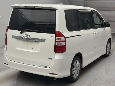 Статистика аукционов Toyota Noah
