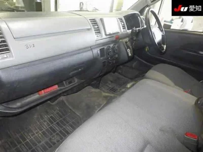 TOYOTA REGIUS VAN
