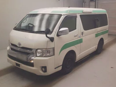 TOYOTA HIACE