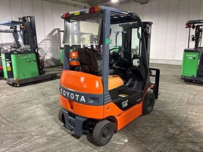 TOYOTA  FORKLIFT 