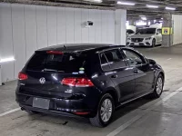 Цена авто Volkswagen Golf с аукционов Японии, номер кузова AUCJZ, пробег 143 000, оценка 8