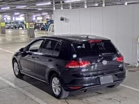 Цена авто Volkswagen Golf с аукционов Японии, номер кузова AUCJZ, пробег 143 000, оценка 8
