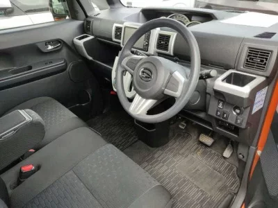 DAIHATSU WAKE