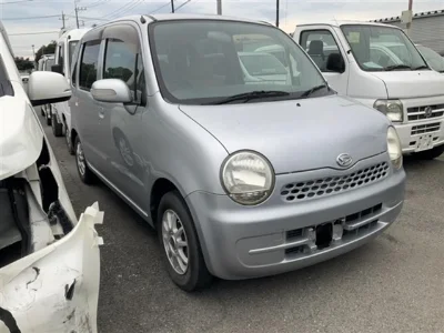 DAIHATSU MOVE LATTE