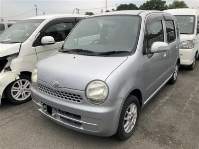 DAIHATSU MOVE LATTE