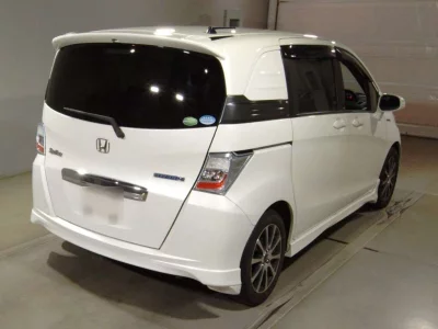 HONDA FREED SPIKE