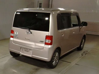 Toyota Pixis Space