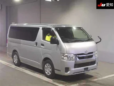 TOYOTA HIACE VAN