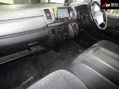 TOYOTA REGIUS VAN