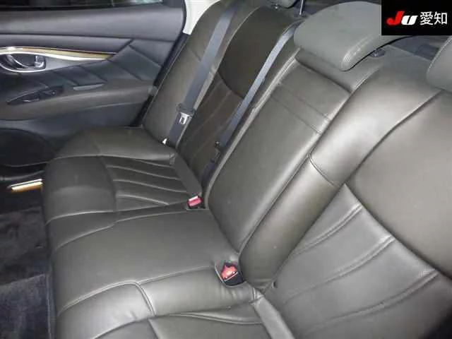 Nissan FUGA HYBRID  с аукциона в Японии