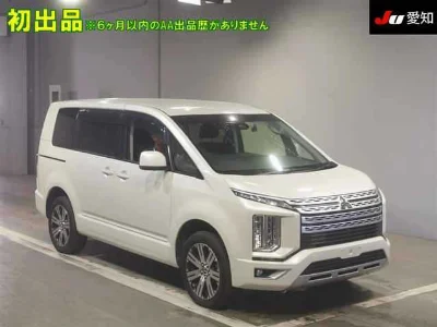 Mitsubishi Delica D:5