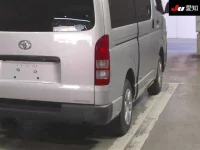 Цена авто Toyota HiAce Van с аукционов Японии, номер кузова KDH201V, пробег 228 000, оценка 2