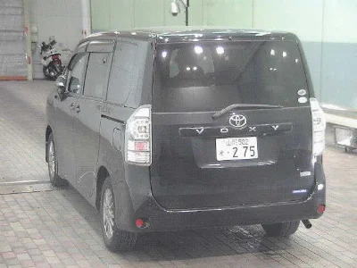 Статистика аукционов Toyota Voxy