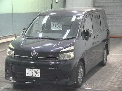 Статистика аукционов Toyota Voxy