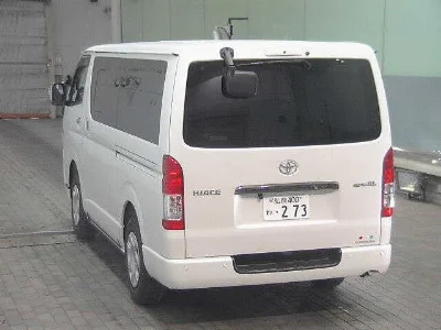 TOYOTA HIACE VAN