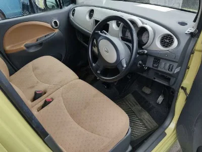 DAIHATSU MOVE LATTE