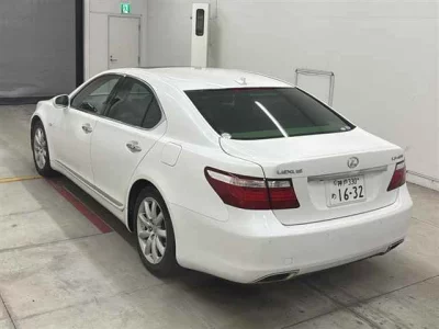 Lexus LS460L