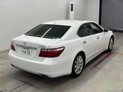 Lexus LS460L