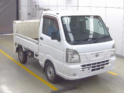 Nissan NT100 Clipper