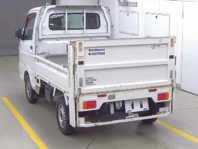 Nissan NT100 Clipper