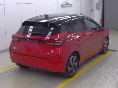 Nissan Aura
