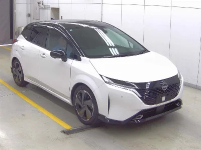 Nissan Aura