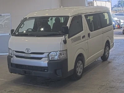 TOYOTA HIACE