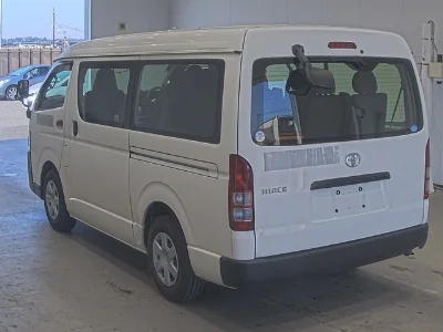 TOYOTA HIACE