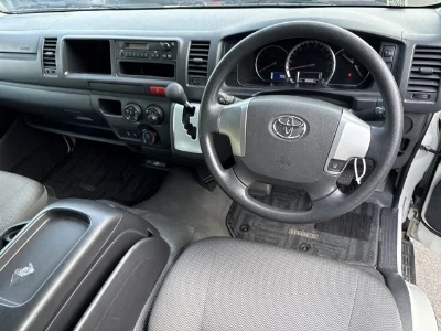 TOYOTA HIACE