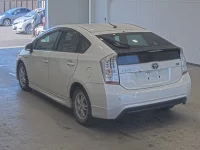 Цена авто Toyota Prius с аукционов Японии, номер кузова ZVW30, пробег 196 000, оценка 7