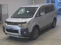 Цена авто Mitsubishi  с аукционов Японии, номер кузова CV5W, пробег 200 000, оценка 2