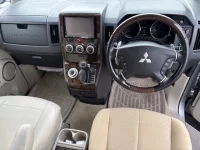 Цена авто Mitsubishi  с аукционов Японии, номер кузова CV5W, пробег 200 000, оценка 2