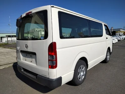 TOYOTA HIACE VAN