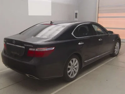 Lexus LS600hL